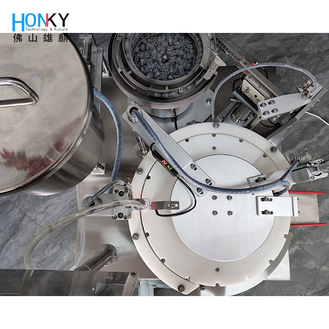 Semi Automatic 5-10g Gel Syringe Paste Filling Machine With High Hygiene Level Piston Pump
